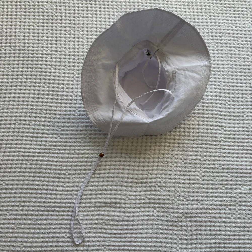 Wallaroo Piper Women’s White Cotton Bucket Hat, UPF 50, Drawstring & Packable - Picture 3 of 4